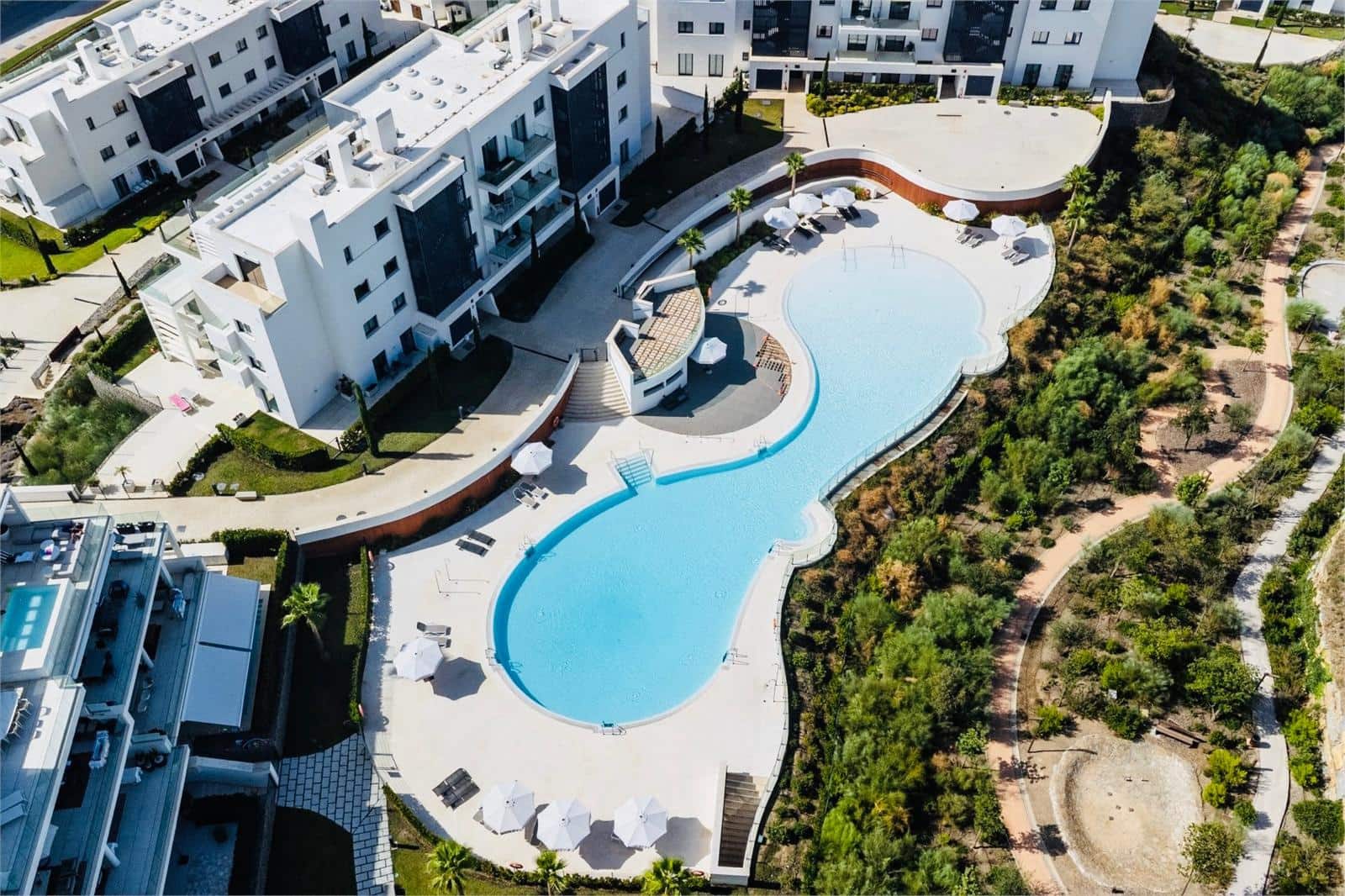 2 bedroom Apartment for sale in Fuengirola with pool garage - € 745,000 (Ref: 9829788)