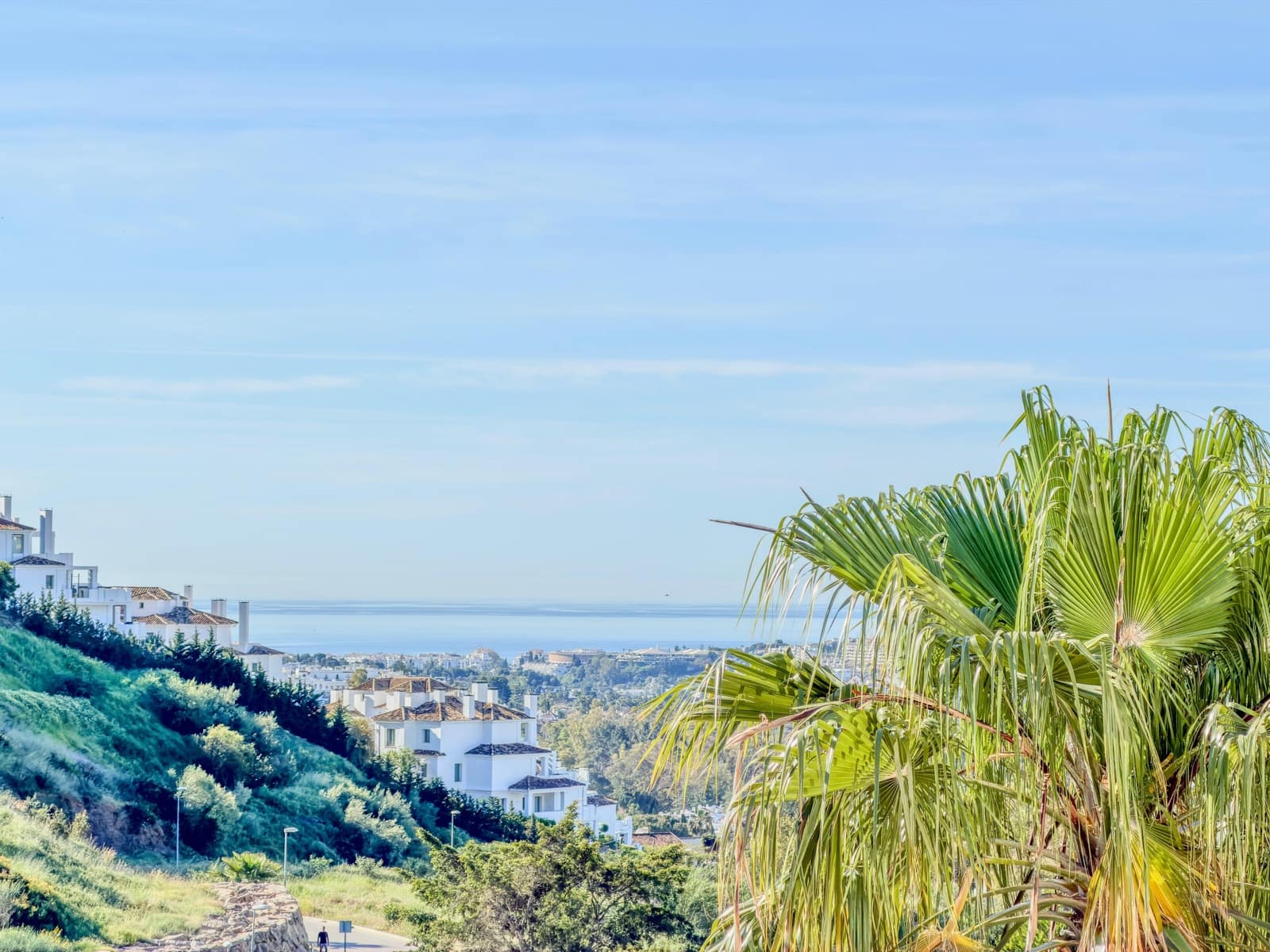 2 bedroom Apartment for sale in Marbella with pool garage - € 475,000 (Ref: 9829791)