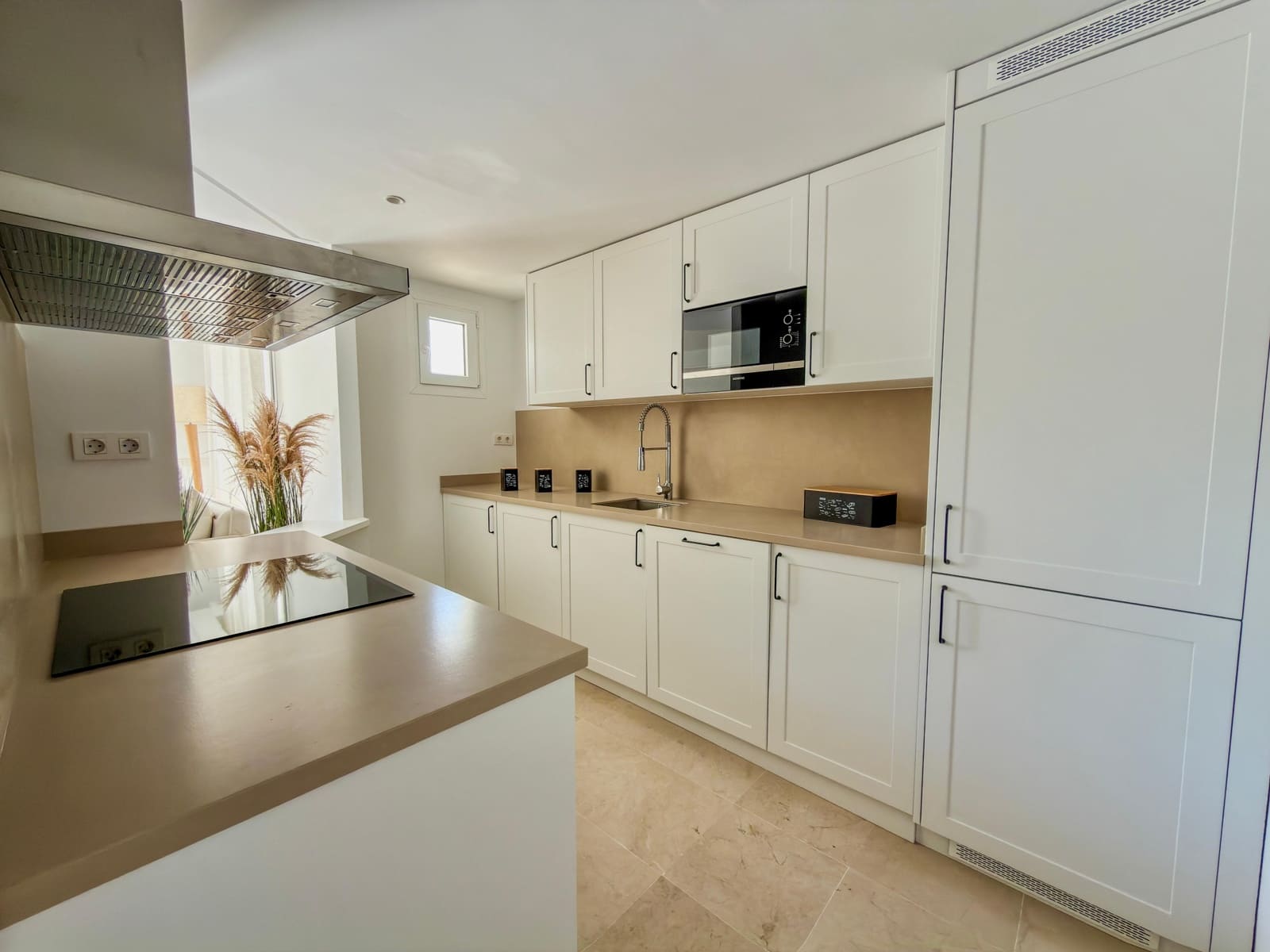 2 bedroom Apartment for sale in Marbella with pool garage - € 475,000 (Ref: 9829791)