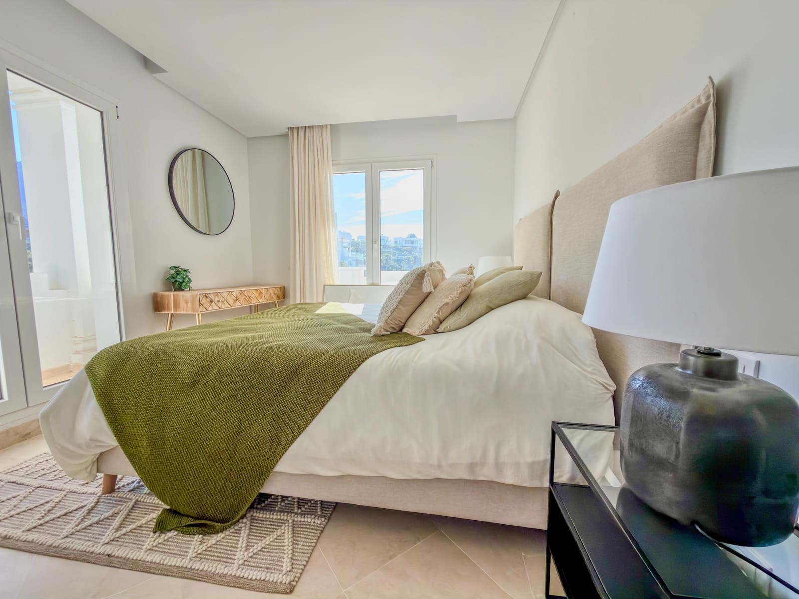2 bedroom Apartment for sale in Marbella with pool garage - € 475,000 (Ref: 9829791)