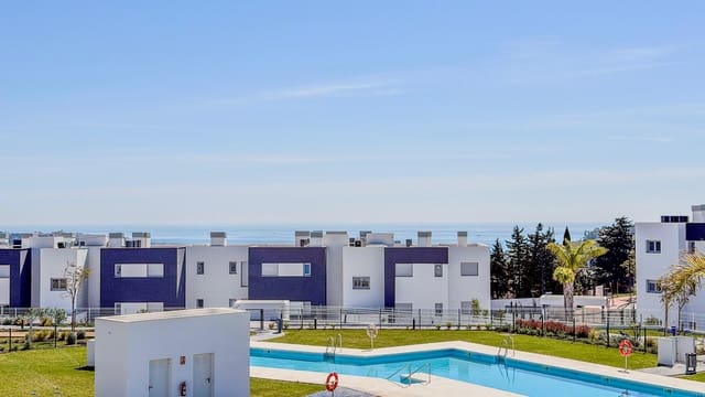 3 Zimmer Apartment zu verkaufen in Estepona mit Pool Garage - 438.000 € (Ref: 9829792)