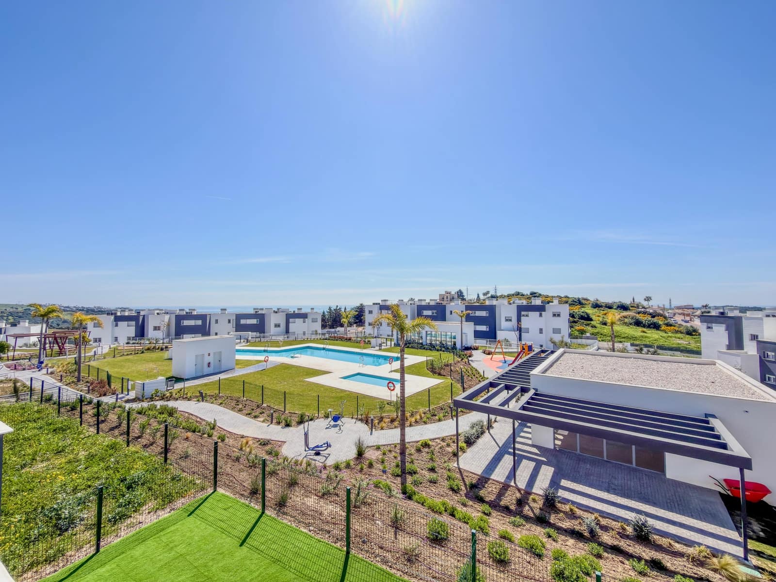 3 makuuhuone Huoneisto myytävänä paikassa Estepona mukana uima-altaan 
autotalli - 438 000 € (Ref: 9829792)