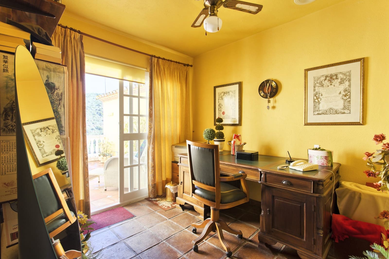 Garage for sale in Benahavis - € 375,000 (Ref: 9829796)