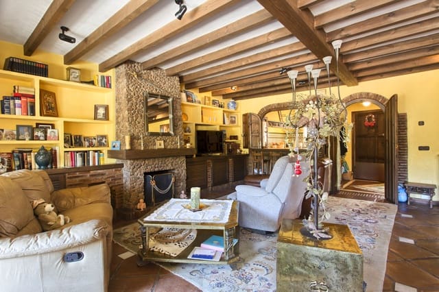 Garage for sale in Benahavís - € 375,000 (Ref: 9829796)