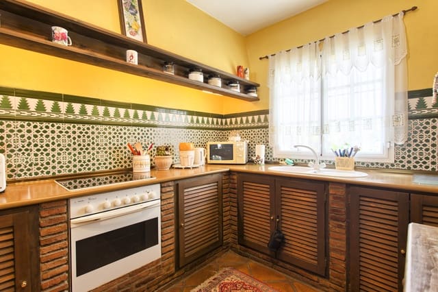 Garage for sale in Benahavís - € 375,000 (Ref: 9829796)