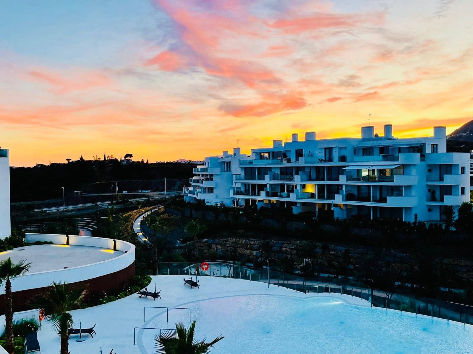 3 bedroom Apartment for rent in Fuengirola with pool garage - € 3,500 (Ref: 9829797)