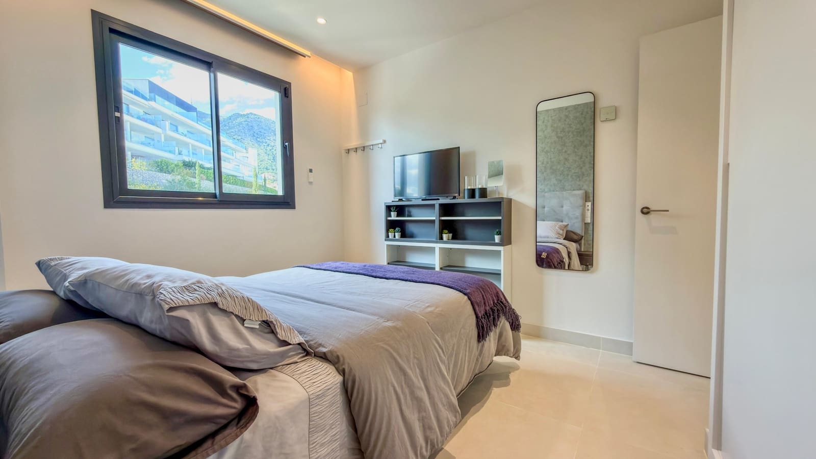 3 bedroom Apartment for rent in Fuengirola with pool garage - € 3,500 (Ref: 9829797)