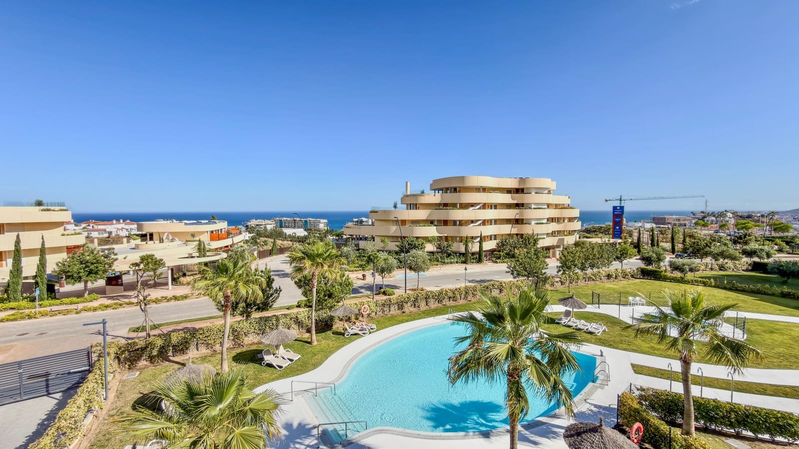 3 soveværelse Lejlighed til salg i Fuengirola med swimmingpool garage - € 799.000 (Ref: 9829799)