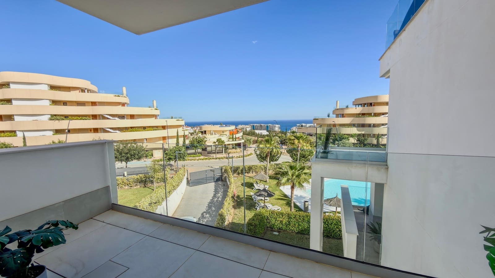 3 soveværelse Lejlighed til salg i Fuengirola med swimmingpool garage - € 799.000 (Ref: 9829799)