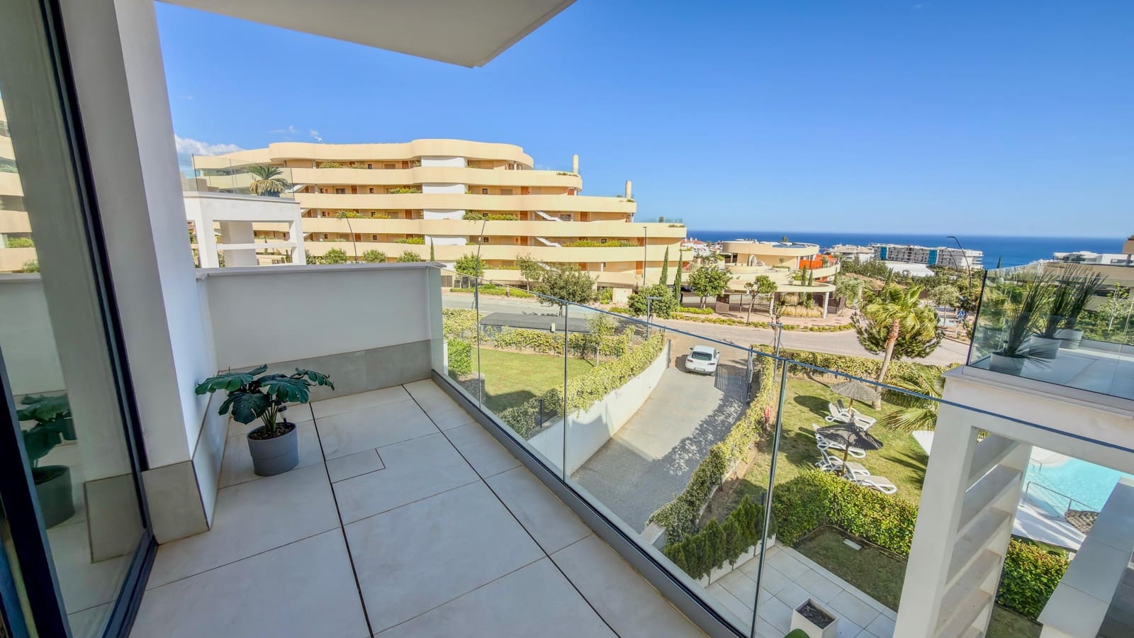 3 soveværelse Lejlighed til salg i Fuengirola med swimmingpool garage - € 799.000 (Ref: 9829799)
