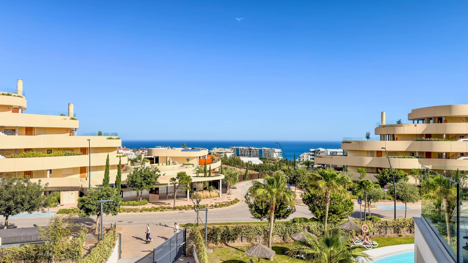3 soveværelse Lejlighed til salg i Fuengirola med swimmingpool garage - € 799.000 (Ref: 9829799)