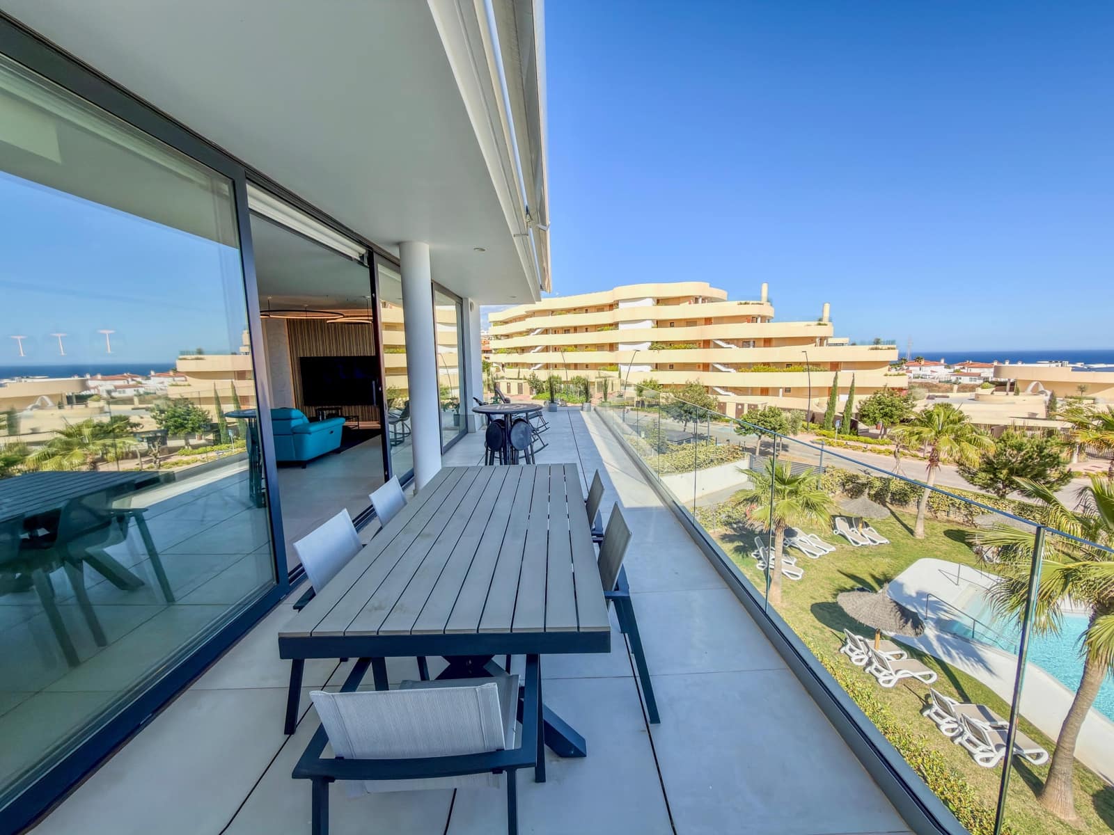 3 soveværelse Lejlighed til salg i Fuengirola med swimmingpool garage - € 799.000 (Ref: 9829799)