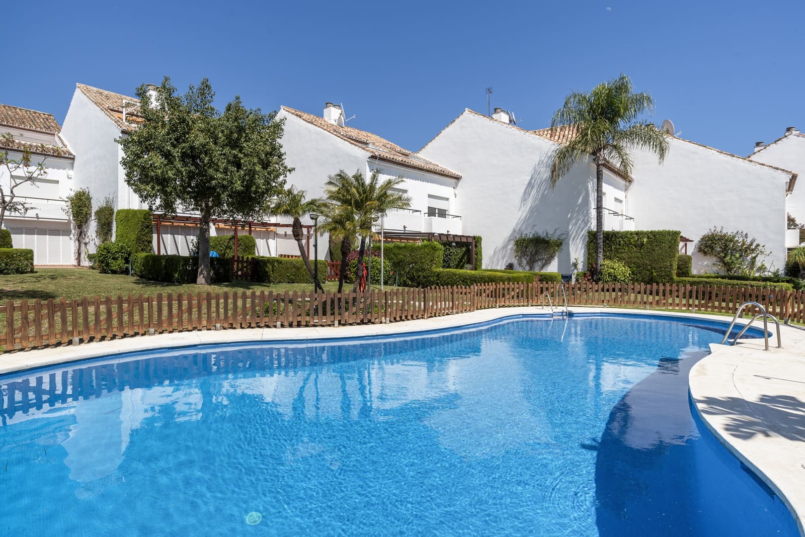 3 camera da letto Villetta a Schiera in vendita in Estepona con piscina garage - 619.000 € (Rif: 9829800)