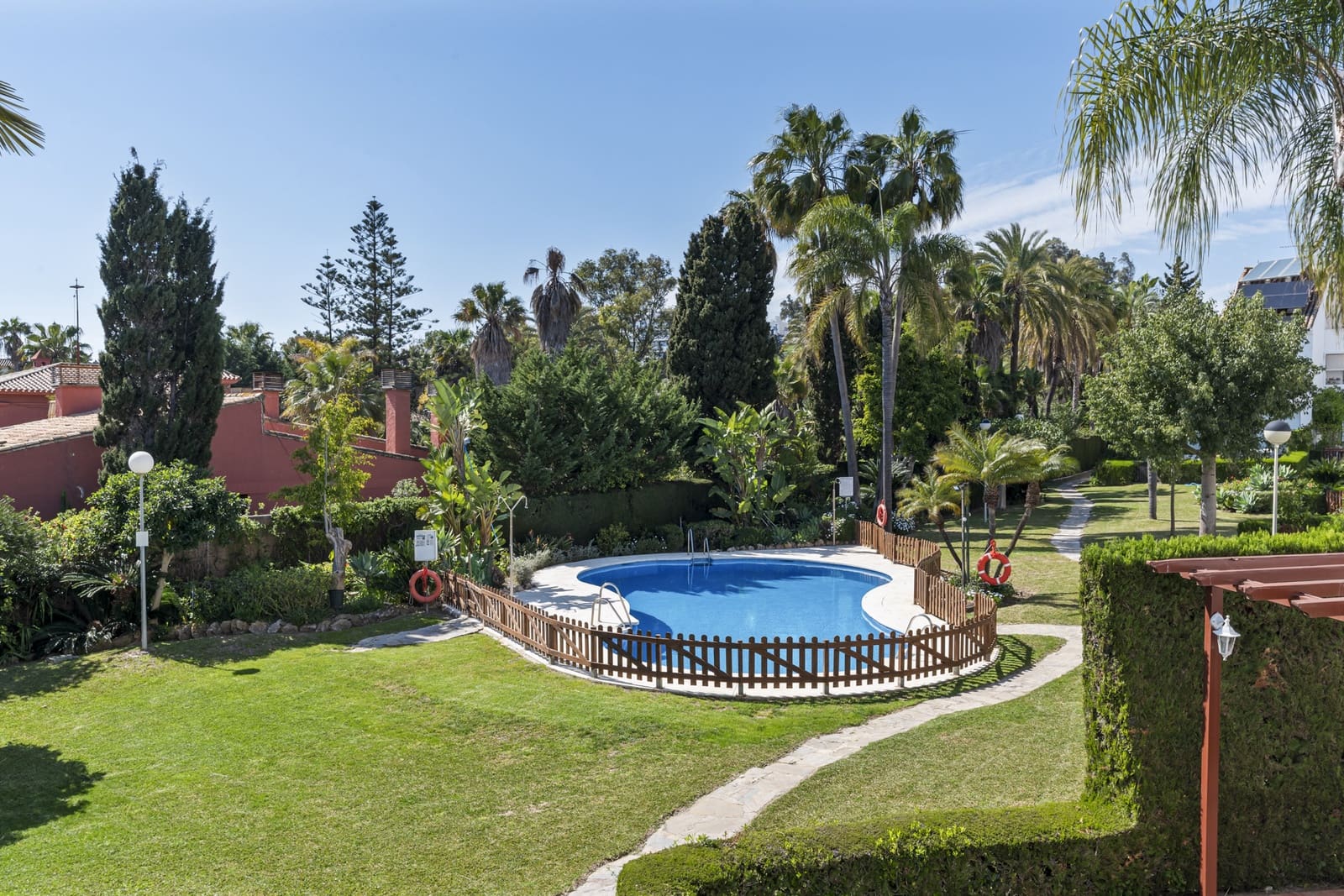 3 camera da letto Villetta a Schiera in vendita in Estepona con piscina garage - 619.000 € (Rif: 9829800)