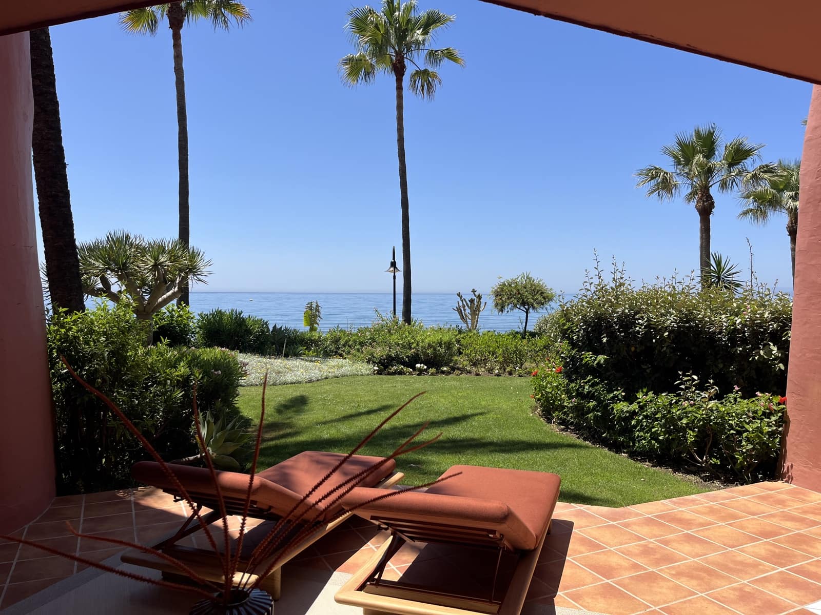 3 quarto Apartamento para venda em Estepona com piscina garagem - 2 350 000 € (Ref: 9829801)