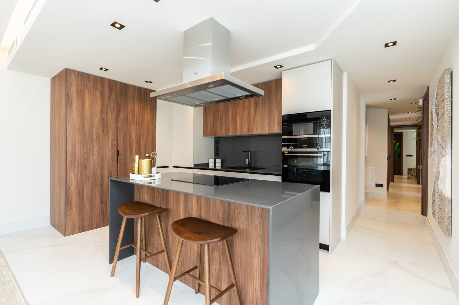 4 bedroom Penthouse for sale in San Pedro de Alcantara with pool garage - € 1,490,000 (Ref: 9829806)