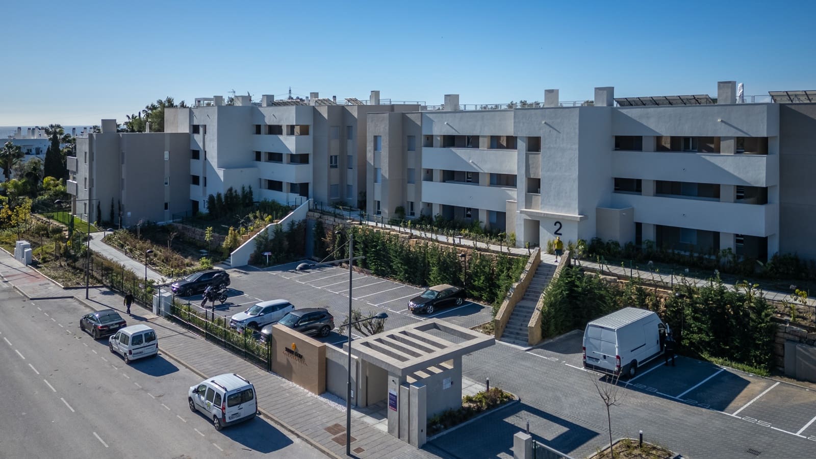 2 bedroom Penthouse for sale in Estepona with pool garage - € 430,000 (Ref: 9829807)