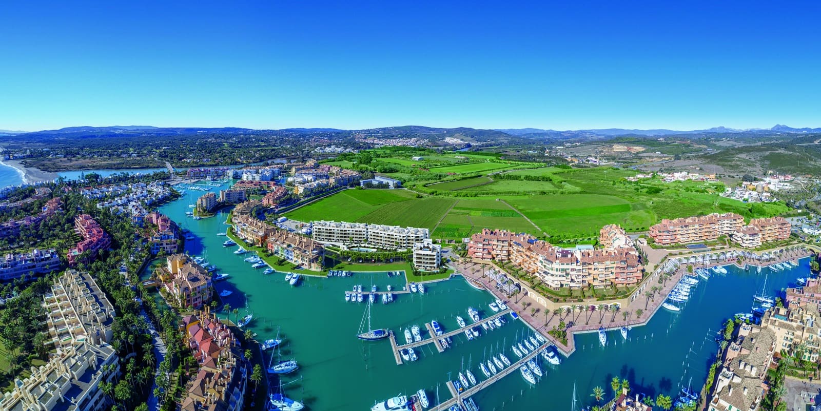 2 bedroom Apartment for sale in Manilva with pool garage - € 390,000 (Ref: 9829809)