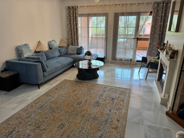 4 chambre Appartement à vendre à Atalaya-Isdabe, Estepona avec piscine garage - 850 000 € (Ref: 9829813)