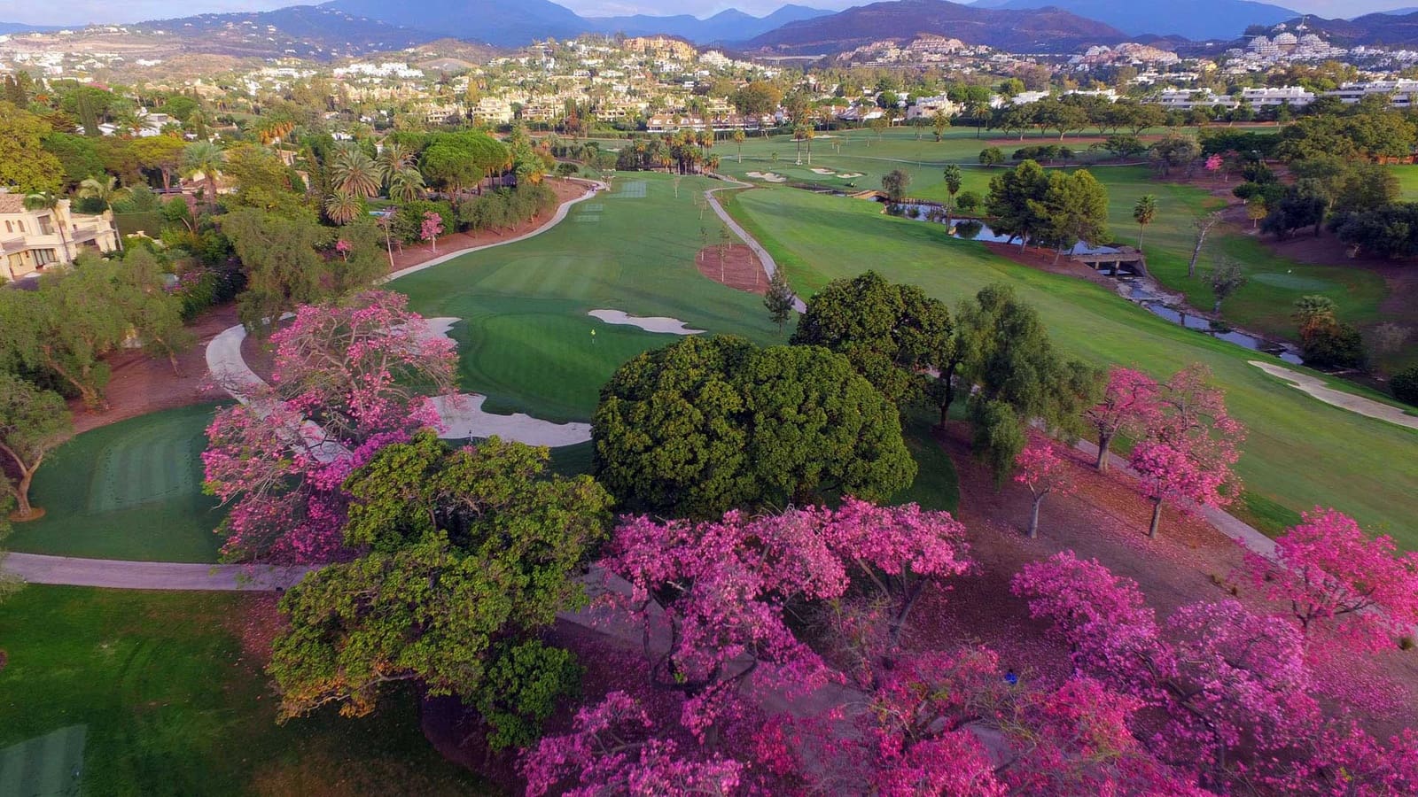 2 soverom Penthouse til salgs i Marbella med svømmebasseng garasje - € 558 000 (Ref: 9829817)