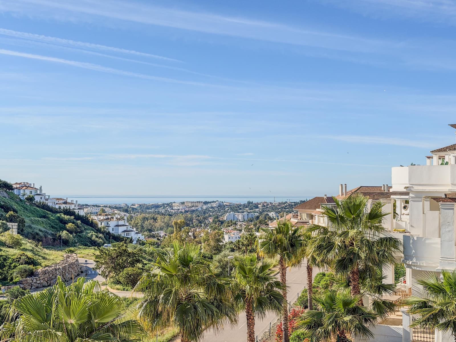 2 soverom Penthouse til salgs i Marbella med svømmebasseng garasje - € 558 000 (Ref: 9829817)