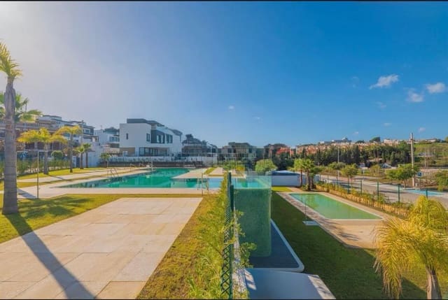 3 Zimmer Villa zu verkaufen in Atalaya-Isdabe, Estepona mit Pool Garage - 800.000 € (Ref: 9829818)