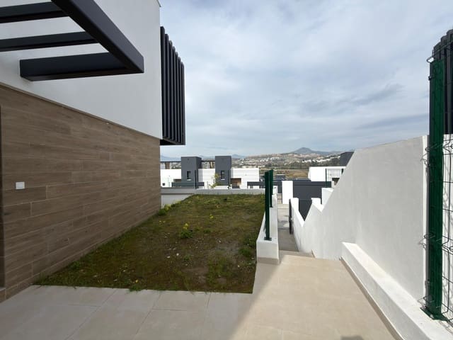 3 Zimmer Villa zu verkaufen in Atalaya-Isdabe, Estepona mit Pool Garage - 800.000 € (Ref: 9829818)