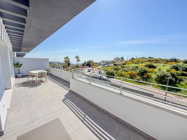 4 soverom Penthouse til salgs i Estepona med svømmebasseng garasje - € 564 000 (Ref: 9829820)
