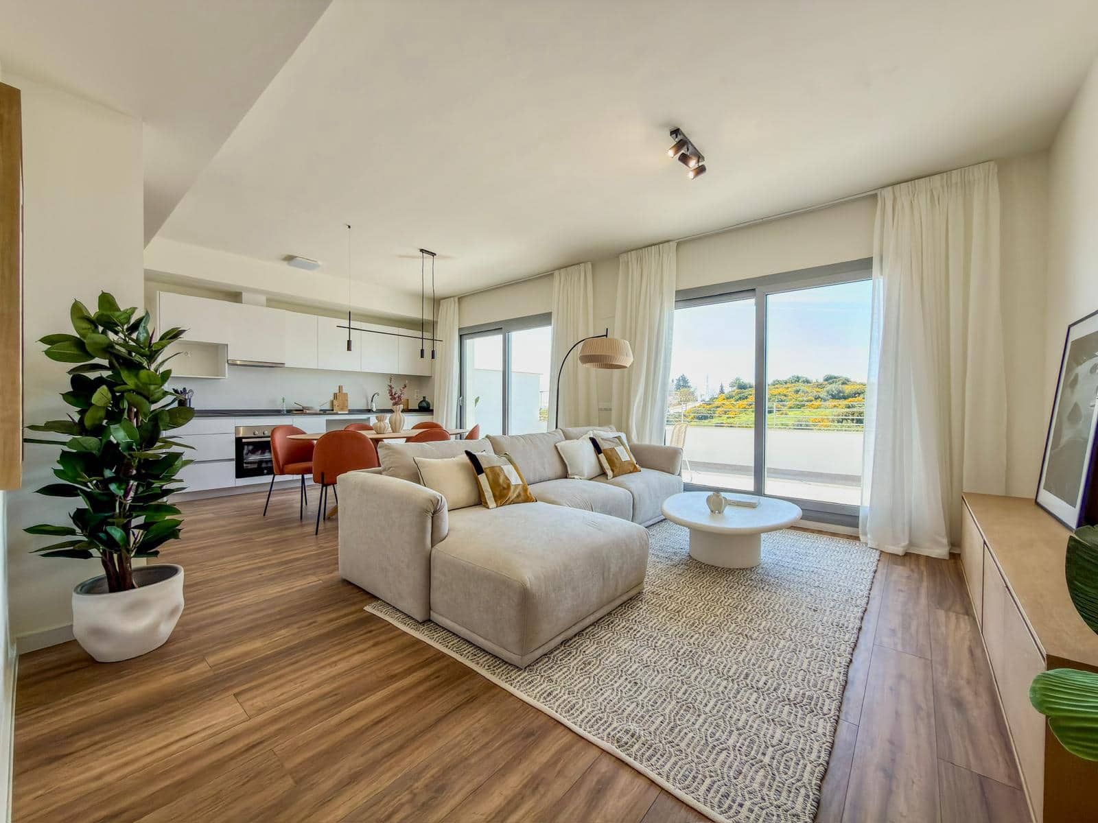 4 bedroom Penthouse for sale in Estepona with pool garage - € 564,000 (Ref: 9829820)