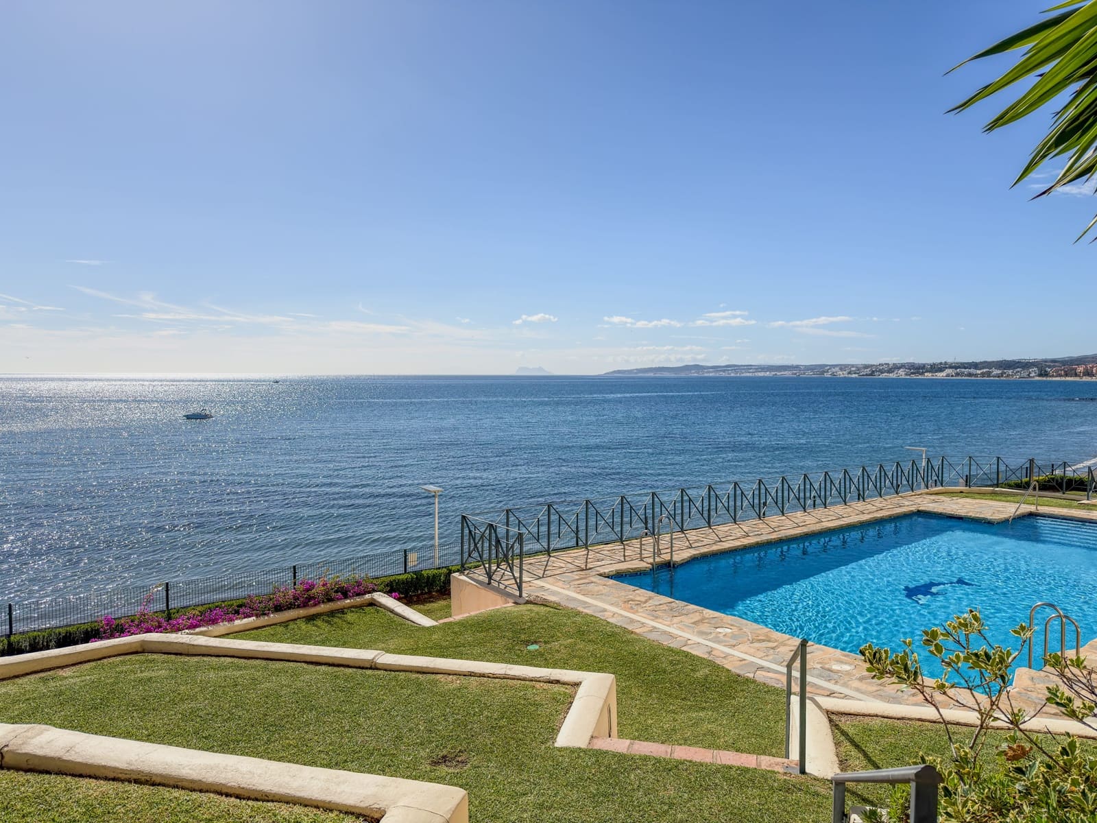 3 slaapkamer Appartement te koop in Estepona met zwembad garage - € 429.500 (Ref: 9829830)