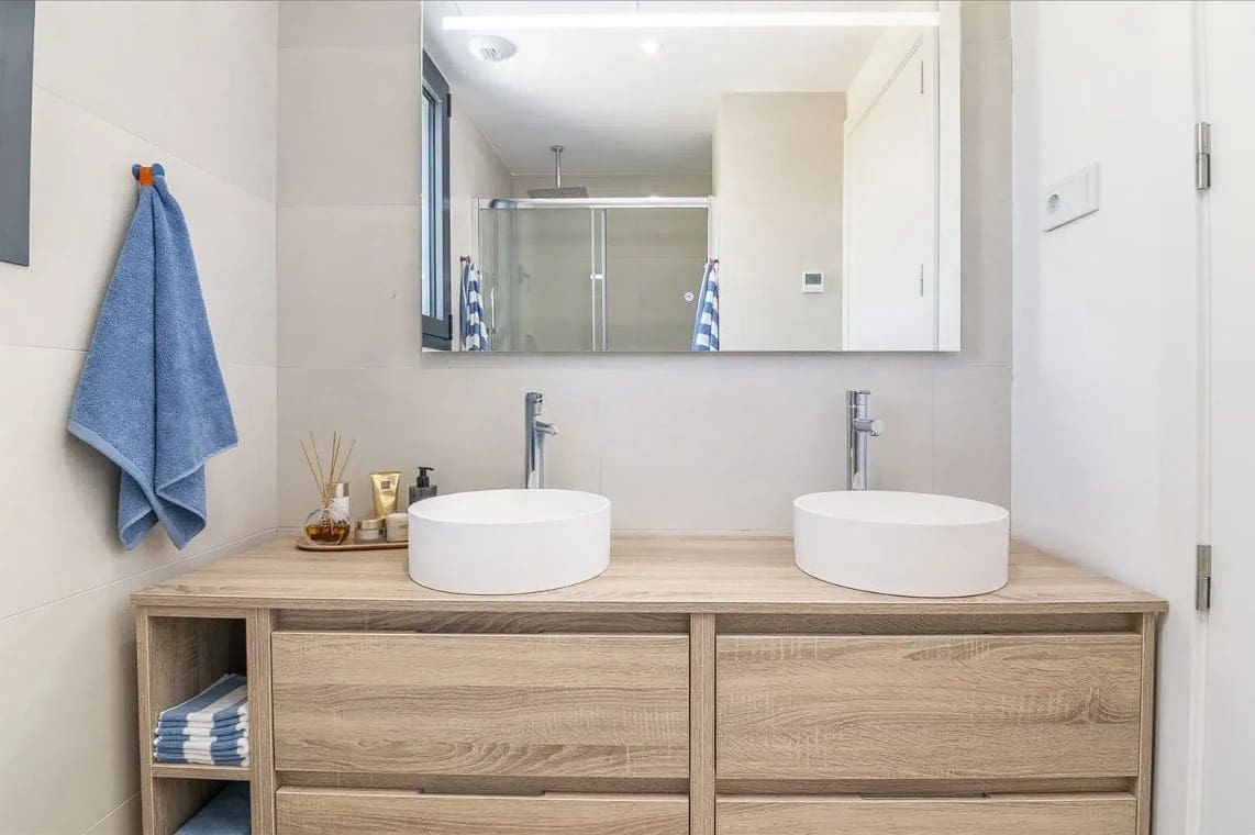 2 bedroom Apartment for sale in Fuengirola with pool garage - € 450,000 (Ref: 9861210)