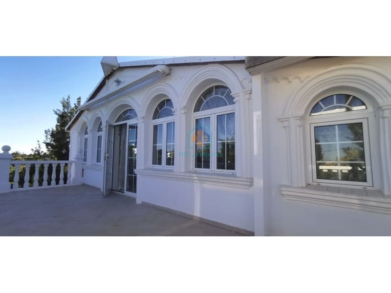 4 makuuhuone Huvila myytävänä paikassa La Marina - 985 000 € (Ref: 10081053)