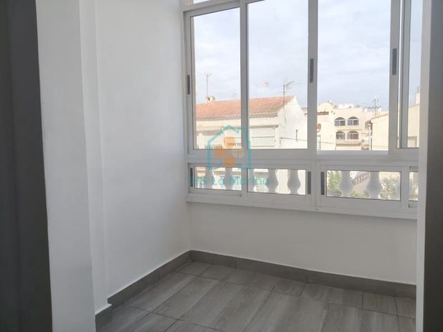 2 bedroom Apartment for sale in Avenida Habaneras - Curva de Palangre, Torrevieja - € 145,000 (Ref: 10124336)