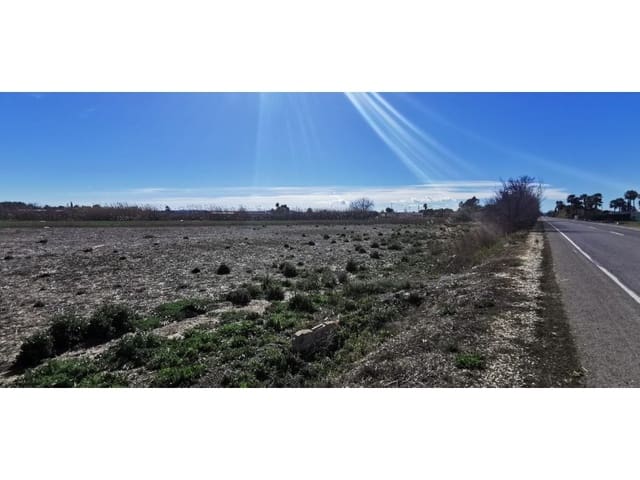 Grunde uden byggetilladelser til salg i La Marina, Elche / Elx - € 25.000 (Ref: 9922673)