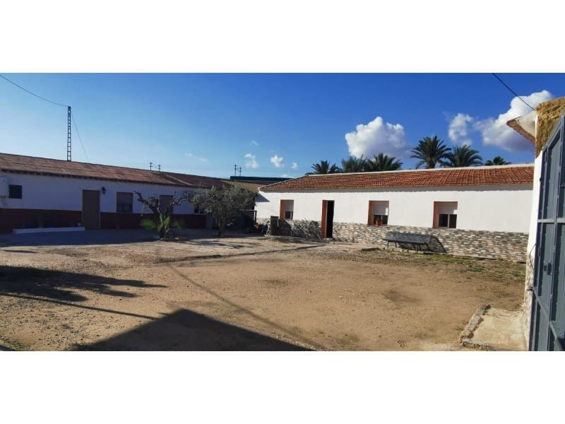 8 bedroom Finca/Country House for sale in Crevillente / Crevillent - € 320,000 (Ref: 9922684)