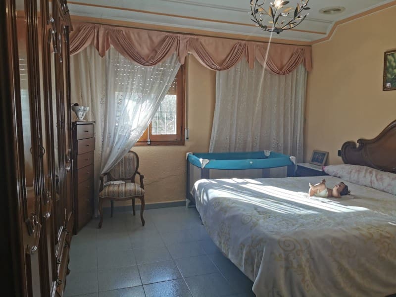 8 bedroom Finca/Country House for sale in Crevillente / Crevillent - € 320,000 (Ref: 9922684)