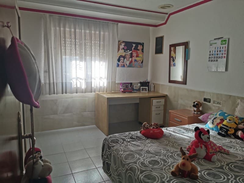 8 bedroom Finca/Country House for sale in Crevillente / Crevillent - € 320,000 (Ref: 9922684)
