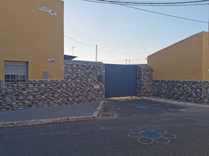 8 bedroom Finca/Country House for sale in Crevillente / Crevillent - € 320,000 (Ref: 9922684)