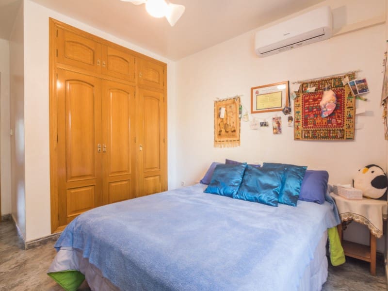 Chalet de 5 habitaciones en Elche / Elx en venta con piscina garaje - 677.000 € (Ref: 9931535)