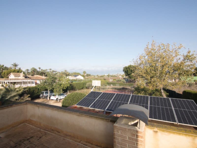 Chalet de 5 habitaciones en Elche / Elx en venta con piscina garaje - 677.000 € (Ref: 9931535)