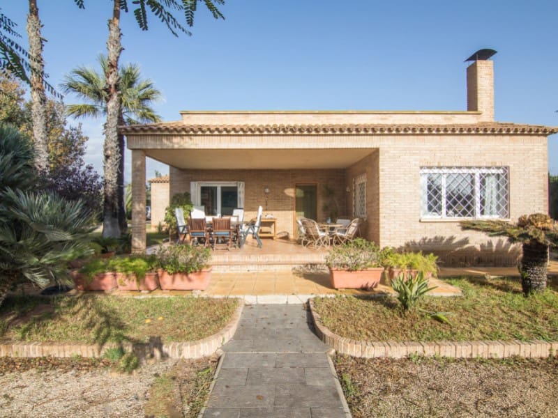 Chalet de 5 habitaciones en Elche / Elx en venta con piscina garaje - 677.000 € (Ref: 9931535)