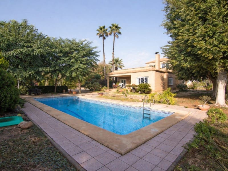 Chalet de 5 habitaciones en Elche / Elx en venta con piscina garaje - 677.000 € (Ref: 9931535)