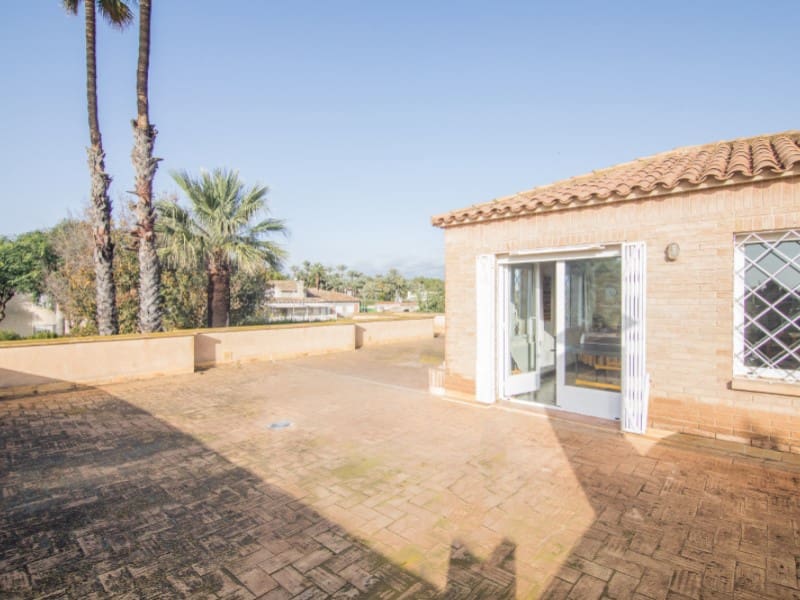 Chalet de 5 habitaciones en Elche / Elx en venta con piscina garaje - 677.000 € (Ref: 9931535)