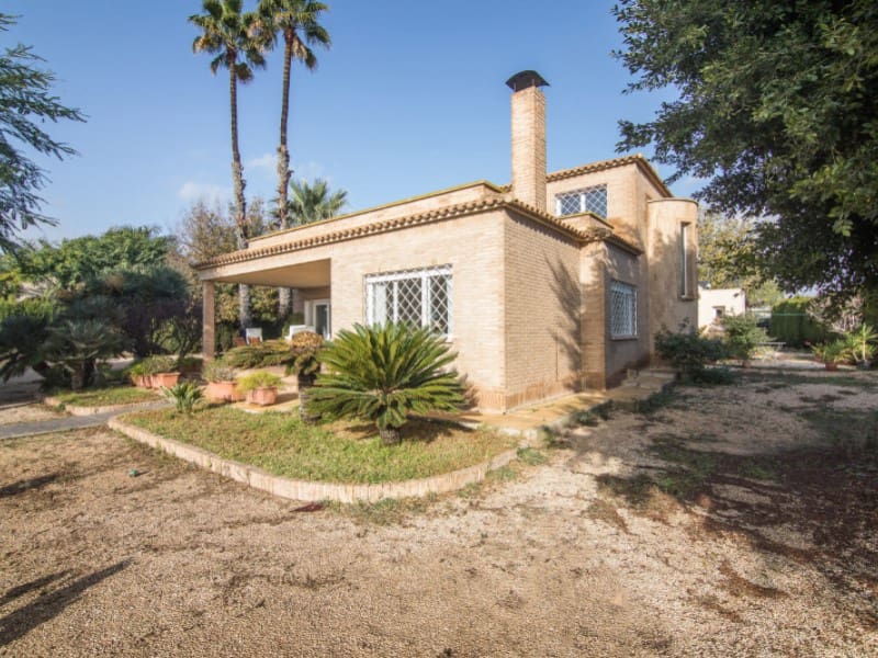 Chalet de 5 habitaciones en Elche / Elx en venta con piscina garaje - 677.000 € (Ref: 9931535)