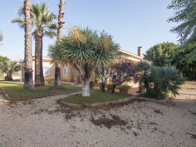 Chalet de 5 habitaciones en Elche / Elx en venta con piscina garaje - 677.000 € (Ref: 9931535)