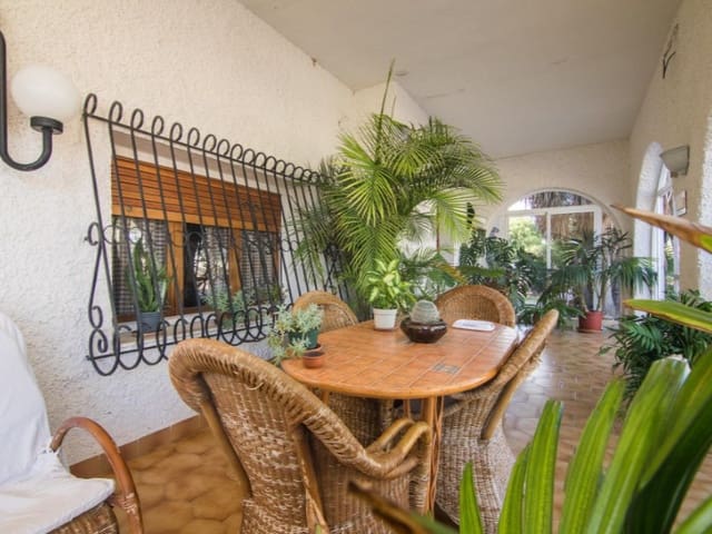 5 soveværelse Villa til salg i Peña de las Águilas, Elche / Elx med garage - € 448.000 (Ref: 9931537)