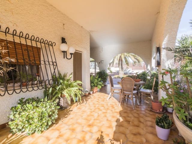 5 soveværelse Villa til salg i Peña de las Águilas, Elche / Elx med garage - € 448.000 (Ref: 9931537)