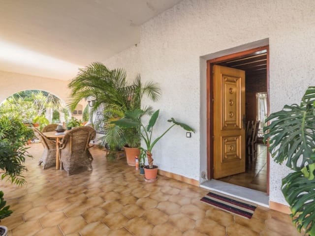 5 soveværelse Villa til salg i Peña de las Águilas, Elche / Elx med garage - € 448.000 (Ref: 9931537)