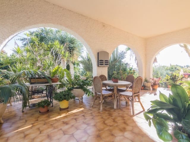 5 soveværelse Villa til salg i Peña de las Águilas, Elche / Elx med garage - € 448.000 (Ref: 9931537)