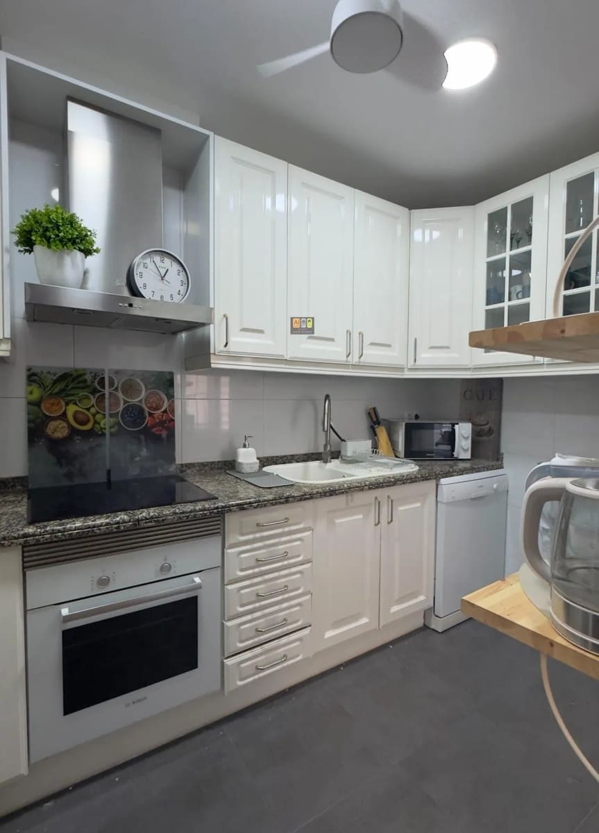Apartamento de 3 habitaciones en Alicante / Alacant ciudad en venta con garaje - 220.000 € (Ref: 10007968)